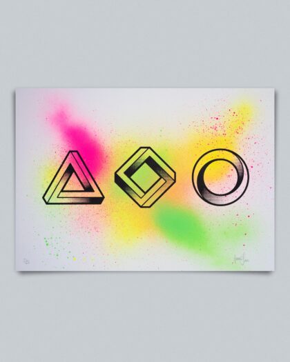 Siebdruck Poster von drei geometrischen Figuren die unmöglich erscheinen. Einem Dreieck, Viereck und Kreis die ineinander verschlungen sind. Diese sind in Schwarz über Neon-bunte Sprühfarbe auf weißem Papier gedruckt.